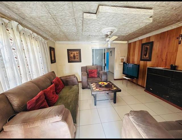 4 BEDROOM HOUSE FOR SALE IN NORKEM PARK